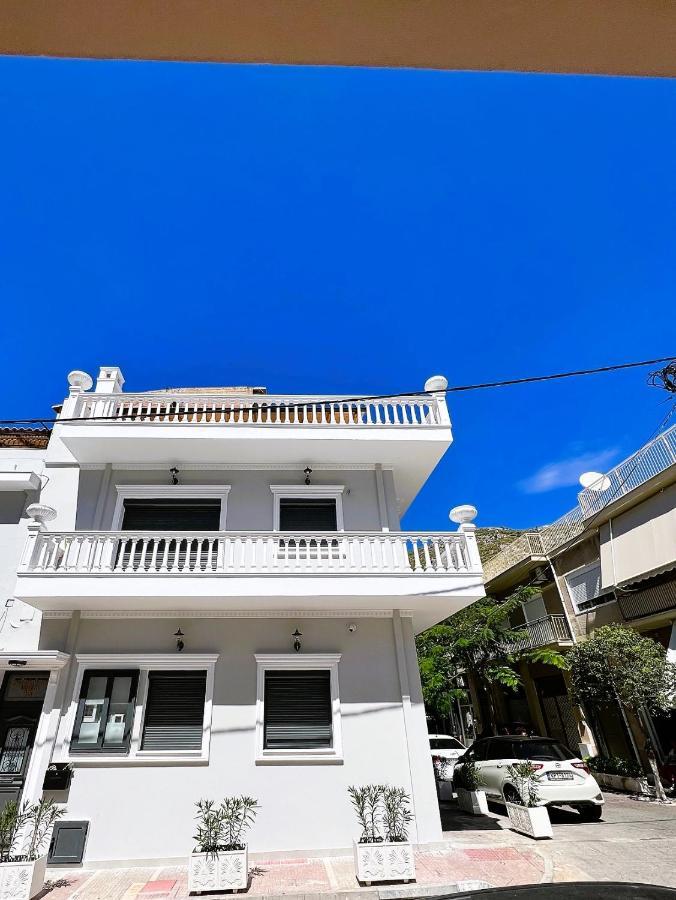 Kontis' Deluxe Furnished Apartment Loutraki  Exterior photo