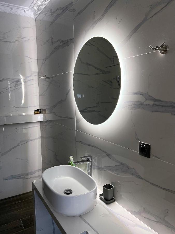 Kontis' Deluxe Furnished Apartment Loutraki  Exterior photo