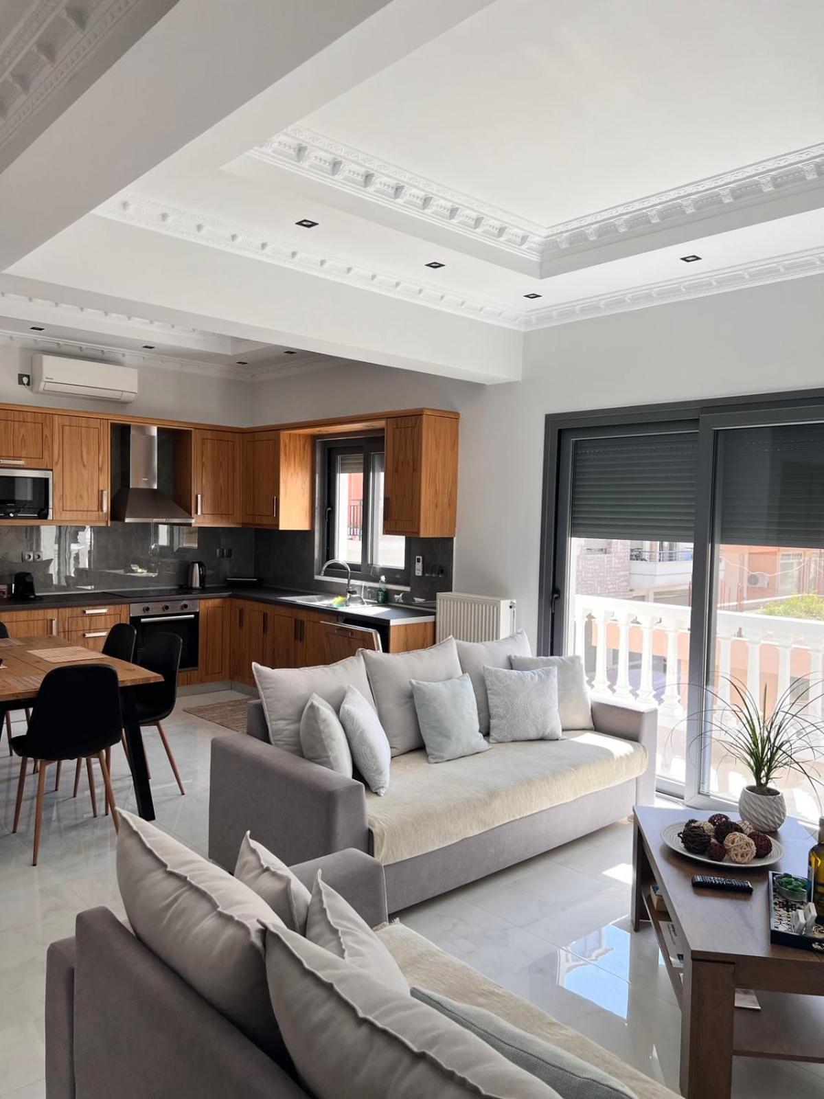 Kontis' Deluxe Furnished Apartment Loutraki  Exterior photo