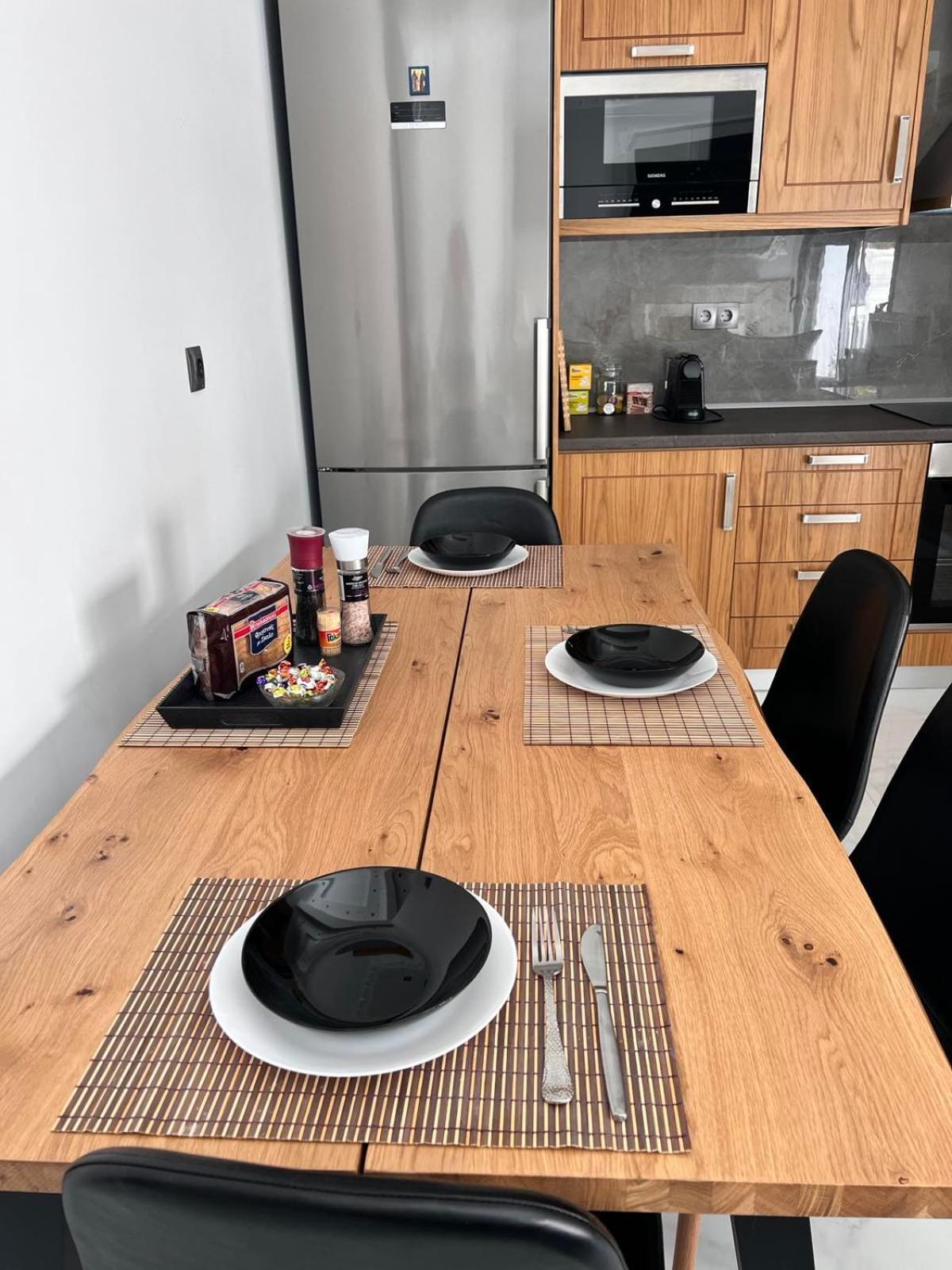 Kontis' Deluxe Furnished Apartment Loutraki  Exterior photo