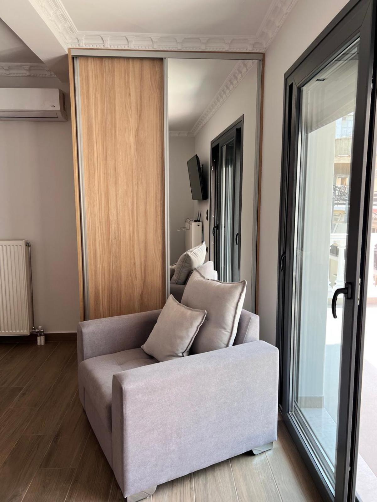 Kontis' Deluxe Furnished Apartment Loutraki  Exterior photo